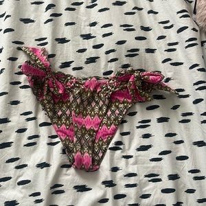 Frankie’s bikini bottom